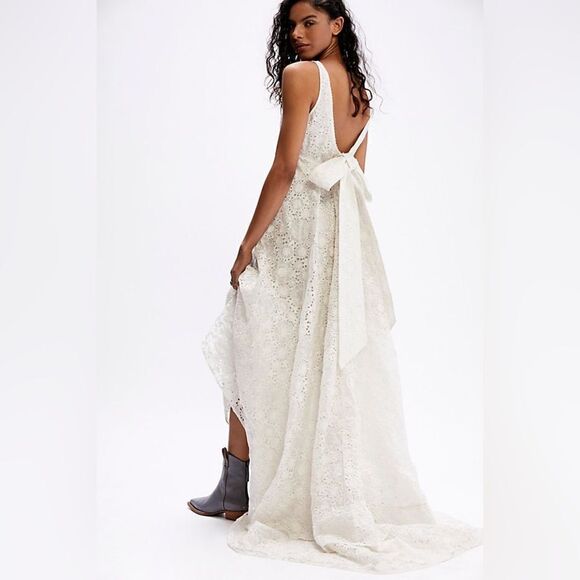 LOVESHACKFANCY Devyn white Gown V-neck Maxi /size 6 - Picture 4 of 17